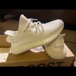 Yeezy Boost 350 V2